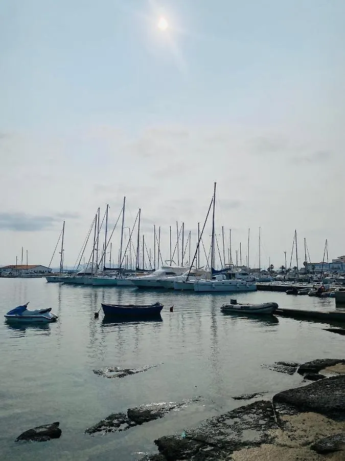 La Casa Sotto Il Fortino SantʼAntìoco Itálie