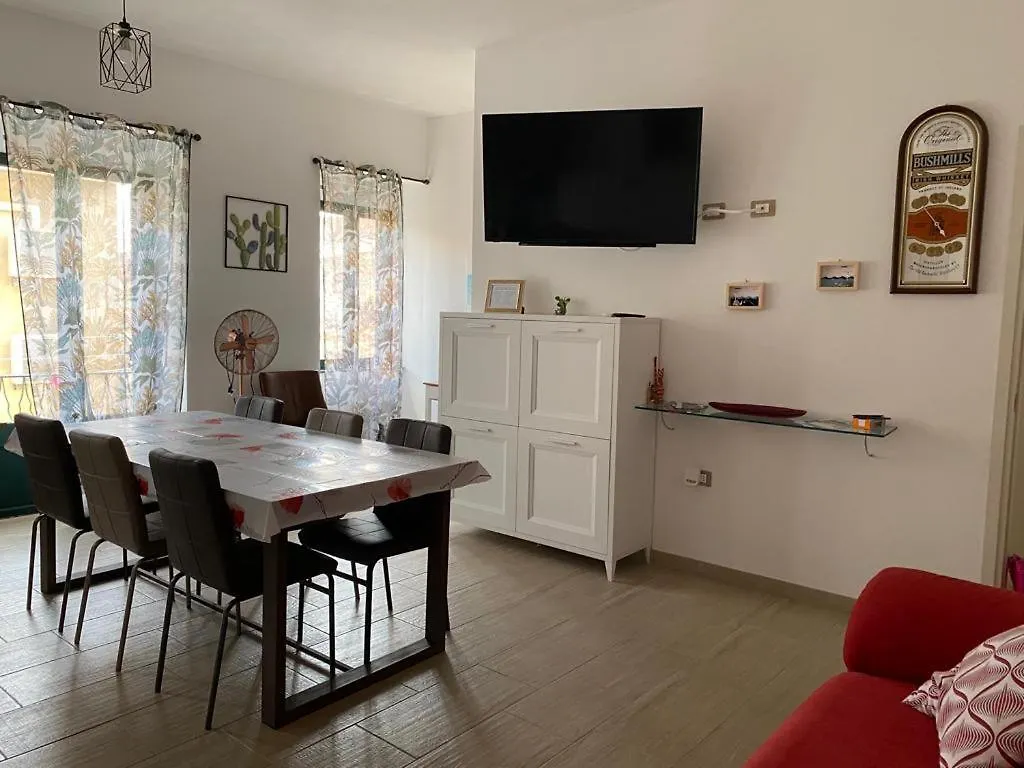La Casa Sotto Il Fortino SantʼAntìoco Itálie